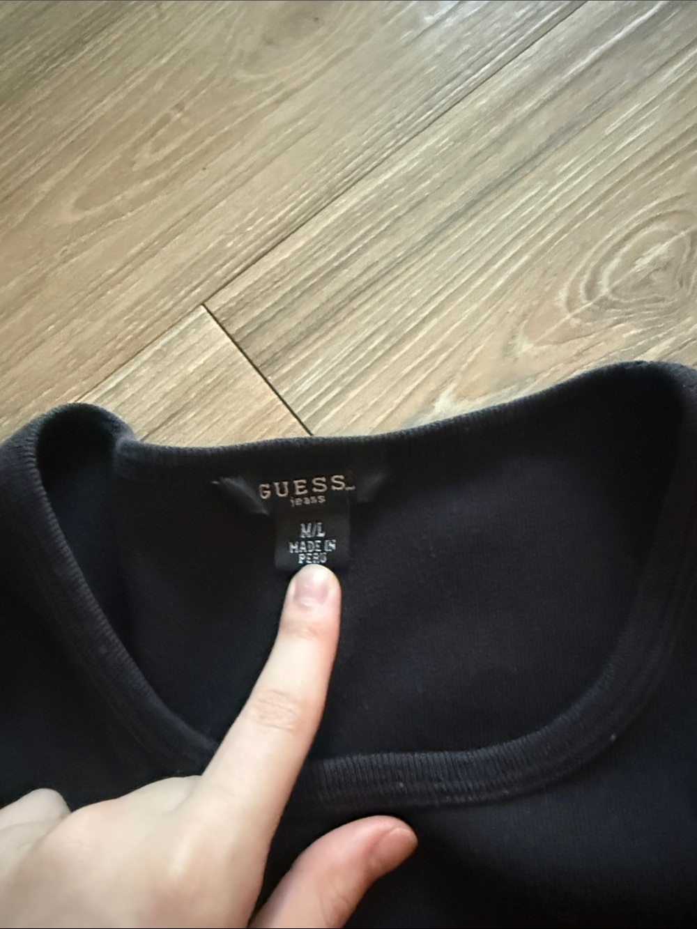 GUESS Black Short-Sleeve Scoop Tee with Rhinestone Logo - Picture 2 of 3